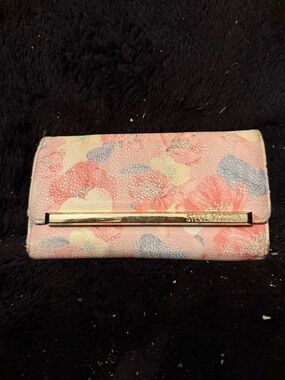 Steve Madden Pink Floral Fold-Over Wallet with Gold Bar